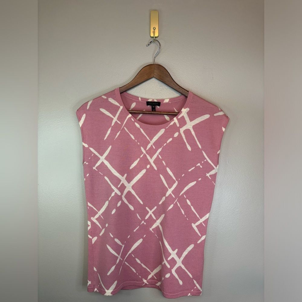 ESCADA 100% Wool Pink Blouse Top Short Sleeve Sweater Pink Blush Lightweight